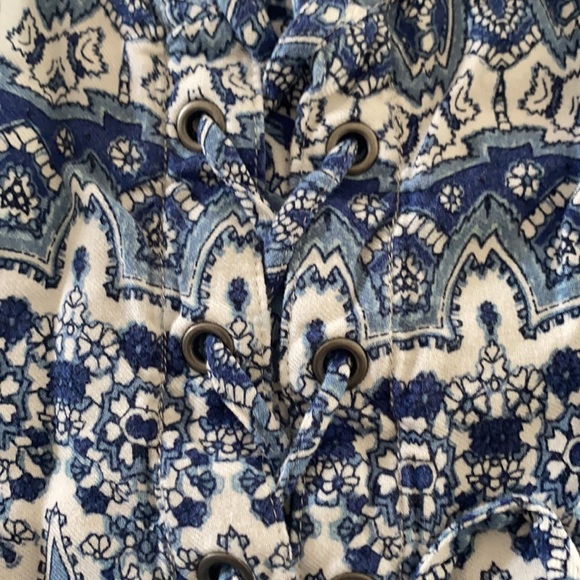 Hollister Women’s romper - Picture 2 of 3